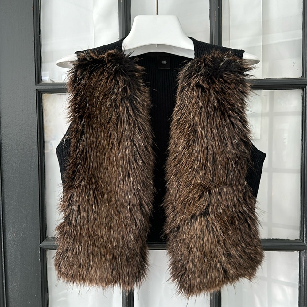 Ann Taylor luxe faux fur and merino back vest 🌿  xs/small